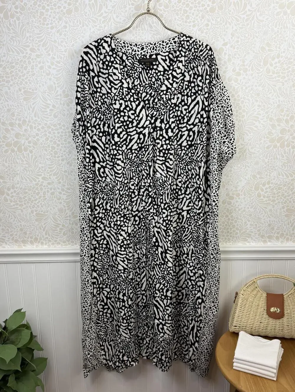 Donna Karan Black & White Abstract Print Loose Fit Sleepwear Dress - Size - L/XL